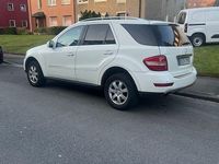 Gebraucht Mercedes ML320 224 PS (164 kW) 2008 Weiß SUV