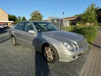 Gebraucht Mercedes E200 163 PS (119 kW) 2003 Brillantsilber Limousine