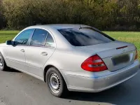 Gebraucht Mercedes E240 177 PS (130 kW) 2003 Silber Limousine