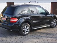 Gebraucht Mercedes ML320 224 PS (164 kW) 2007 Schwarz SUV