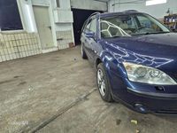 Gebraucht Ford Mondeo 145 PS (106 kW) 2002 Blau Kombi