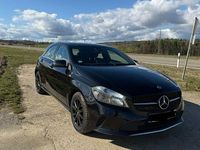 Gebraucht Mercedes A180 Style 122 PS (89 kW) 2017 Schwarz Limousine