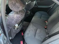 Second-hand Mercedes E320 220 CP (161 kW) 1995 Albastru Berlinǎ