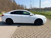 Gebraucht Opel Insignia Edition 131 PS (96 kW) 2013 Weiß Limousine