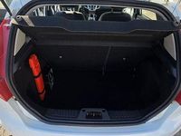 Gebraucht Ford Fiesta Titanium 82 PS (60 kW) 2012 Weiß Kleinwagen