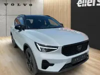 Neu Volvo XC40 Plus 197 PS (144 kW) 2026 Grau SUV