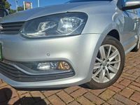 Gebraucht VW Polo Comfortline 90 PS (66 kW) 2015 Silber Kleinwagen