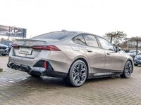 Gebraucht BMW 550 M Sport 489 PS (359 kW) 2024 Oxidgrau ii Limousine
