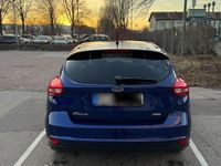 Gebraucht Ford Focus Business Edition 125 PS (91 kW) 2016 Blau Limousine