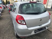 Gebraucht Renault Clio III Expression 75 PS (55 kW) 2009 Grau Limousine