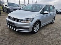 Gebraucht VW Touran Trendline 110 PS (80 kW) 2017 Silber Van / Kleinbus