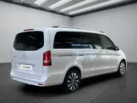 Gebraucht Mercedes V220 163 PS (119 kW) 2024 Weiß Van / Kleinbus