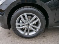 Neu VW Touran Comfortline 150 PS (110 kW) 2026 Grenadilla schwarz metallic Van / Kleinbus