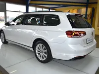 Gebraucht VW Passat Basis 150 PS (110 kW) 2023 Weiß Kombi