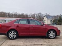 Gebraucht VW Jetta Comfortline 102 PS (75 kW) 2006 Rot Limousine