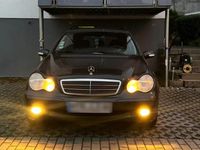 Gebraucht Mercedes C180 129 PS (94 kW) 2001 Blau Kombi
