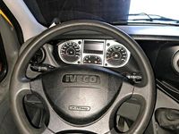 Second-hand Iveco Daily 106 CP (77 kW) 2011 Alb Monovolum