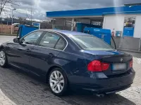 Gebraucht BMW 318 143 PS (105 kW) 2011 Blau Limousine