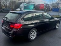 Gebraucht BMW 320 Advantage 190 PS (139 kW) 2015 Schwarz Kombi
