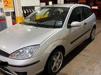 Usata Ford Focus 75 CV (55 kW) 2004 Argento Utilitaria