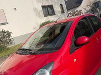Gebraucht Toyota Aygo 68 PS (50 kW) 2010 Rot Kleinwagen