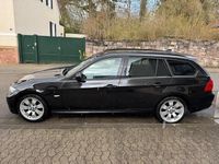 Gebraucht BMW 320 184 PS (135 kW) 2011 Schwarz Kombi