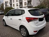 Gebraucht Hyundai ix20 Classic 90 PS (66 kW) 2011 Weiß Kleinwagen