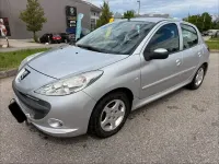 Gebraucht Peugeot 206+ Basis 68 PS (50 kW) 2011 Grau Kleinwagen