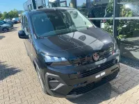 Neu Peugeot Rifter Allure 131 PS (96 kW) 2026 Schwarz Van / Kleinbus