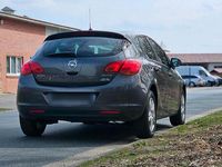 Gebraucht Opel Astra 100 PS (73 kW) 2011 Andere farben Kleinwagen