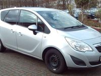 Gebraucht Opel Meriva Edition 101 PS (74 kW) 2011 Silber Van / Kleinbus