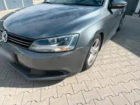 Gebraucht VW Jetta 105 PS (77 kW) 2011 Grau Limousine