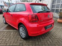 Gebraucht VW Polo Trendline 60 PS (44 kW) 2016 Flashrot Limousine