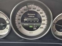 Gebraucht Mercedes E220 Avantgarde 170 PS (125 kW) 2015 Weiß Limousine
