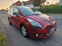 Gebraucht Peugeot 5008 Active 120 PS (88 kW) 2012 Rot Van / Kleinbus