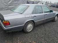 Gebraucht Mercedes 200 120 PS (88 kW) 1992 Blau Limousine