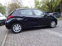 Gebraucht Peugeot 208 Active 82 PS (60 kW) 2017 Schwarz Kleinwagen