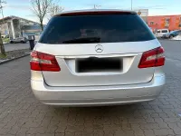 Gebraucht Mercedes E200 Avantgarde 136 PS (100 kW) 2011 Grau Kombi