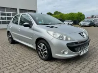 Gebraucht Peugeot 206+ 73 PS (53 kW) 2012 Silber Kleinwagen