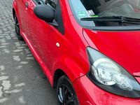 Gebraucht Toyota Aygo 69 PS (50 kW) 2006 Rot Kleinwagen