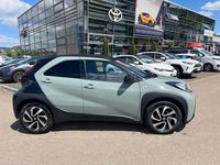 Neu Toyota Aygo X 72 PS (52 kW) 2025 Gruen SUV