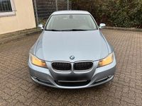 Gebraucht BMW 320 182 PS (133 kW) 2010 Blau Kombi