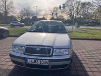 Używany Skoda Octavia Classic 75 KM (55 kW) 2001 Srebrny Sedan/Limuzyna