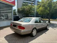 Gebraucht Mercedes E280 193 PS (141 kW) 1996 Gold Limousine
