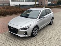 Gebraucht Hyundai i30 120 PS (88 kW) 2017 Grau Limousine