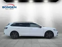 Gebraucht VW Passat R-line 150 PS (110 kW) 2024 Pure white (weiß) Kombi