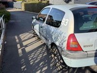 Gebraucht Renault Clio II 75 PS (55 kW) 2000 Silber Kleinwagen