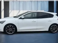 Gebraucht Ford Focus ST-Line X 155 PS (114 kW) 2023 Weiß Limousine
