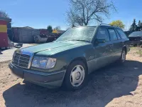 Gebraucht Mercedes E300 188 PS (138 kW) 1989 Grün Kombi