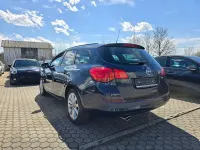 Gebraucht Opel Astra 140 PS (102 kW) 2012 Blau Kombi